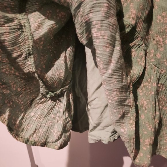 Mini Skirt Size Small - Picture 4 of 4